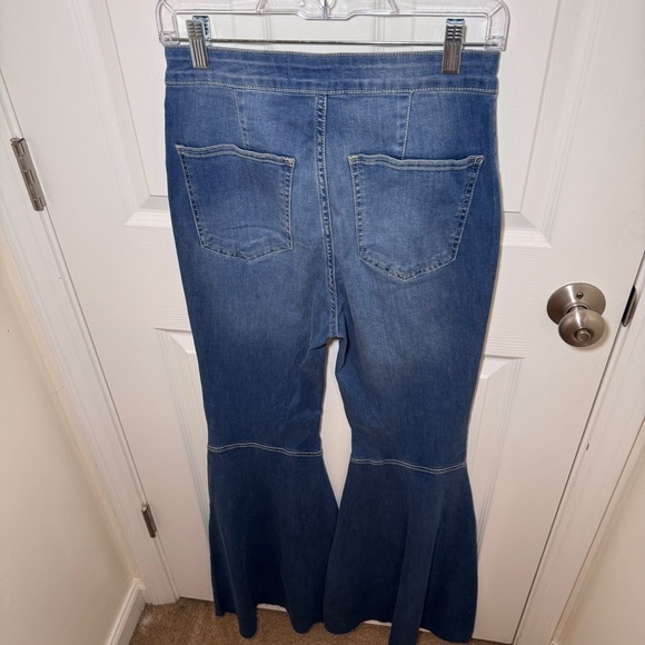 NWT We The Free Just Float On Flare Jeans - Picture 7 of 16